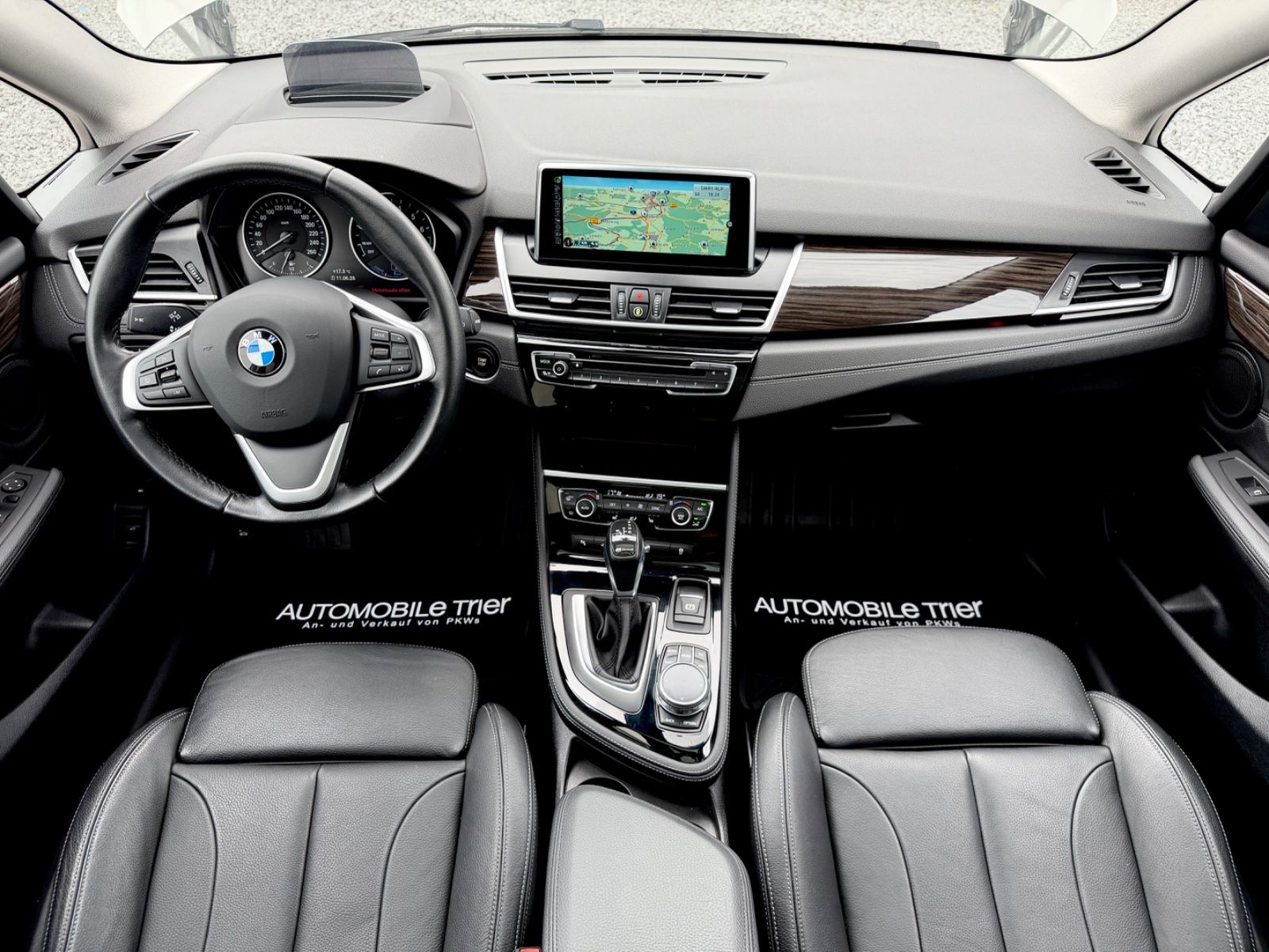 BMW Active Tourer 225 xe Luxury Line /LED/PANO/HUD/ - Bild 10 BMW Active Tourer 225 xe Luxury Line /LED/PANO/HUD/ in Silber als Van/Minibus - Fahrzeugfoto 10