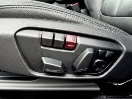 BMW Active Tourer 225 xe Luxury Line /LED/PANO/HUD/ in Silber als Van/Minibus - Fahrzeugfoto 25