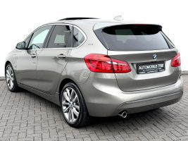 BMW Active Tourer 225 xe Luxury Line /LED/PANO/HUD/ in Silber als Van/Minibus - Fahrzeugfoto 7