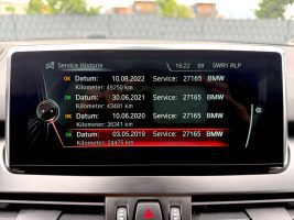 BMW Active Tourer 225 xe Luxury Line /LED/PANO/HUD/ in Silber als Van/Minibus - Fahrzeugfoto 16