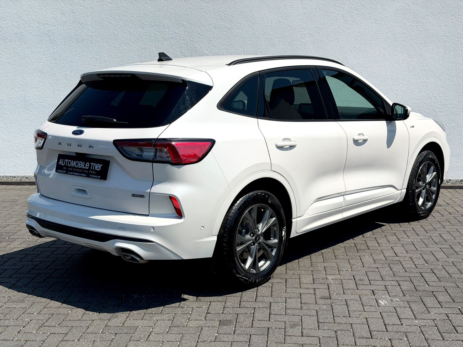 Ford Kuga 2.5 Hybrid 4x4 ST-Line X /LED/ACC/CAM/ - Bild 4 Ford Kuga 2.5 Hybrid 4x4 ST-Line X /LED/ACC/CAM/ in Arktis-Weiß (Metallic) als SUV/Geländewagen/Pickup - Fahrzeugfoto 4