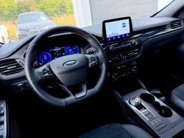 Ford Kuga 2.5 Hybrid 4x4 ST-Line X /LED/ACC/CAM/ in Weiß als SUV/Geländewagen/Pickup - Fahrzeugfoto 9