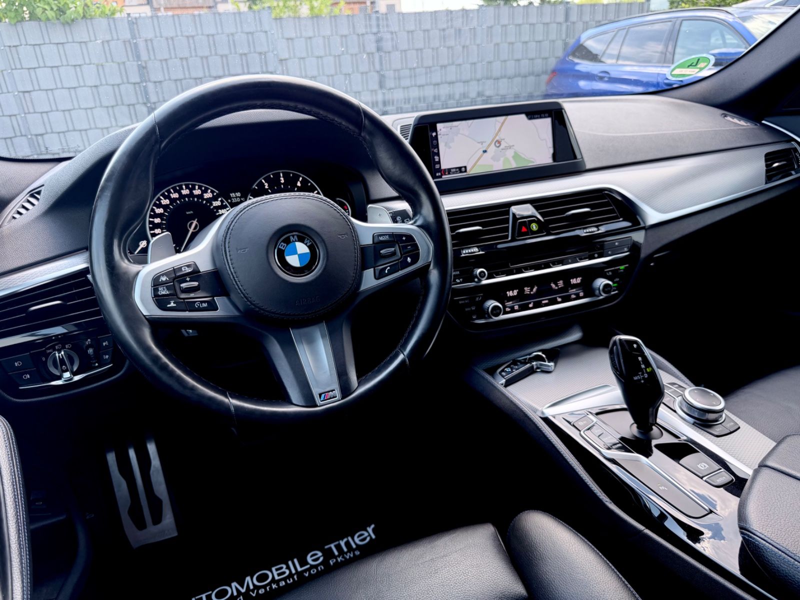 BMW 540i Touring xDrive M Sport Paket /LED/ACC/HUD/ - Bild 10 BMW 540i Touring xDrive M Sport Paket /LED/ACC/HUD/ in ALPINWEISS III als Kombi - Fahrzeugfoto 10