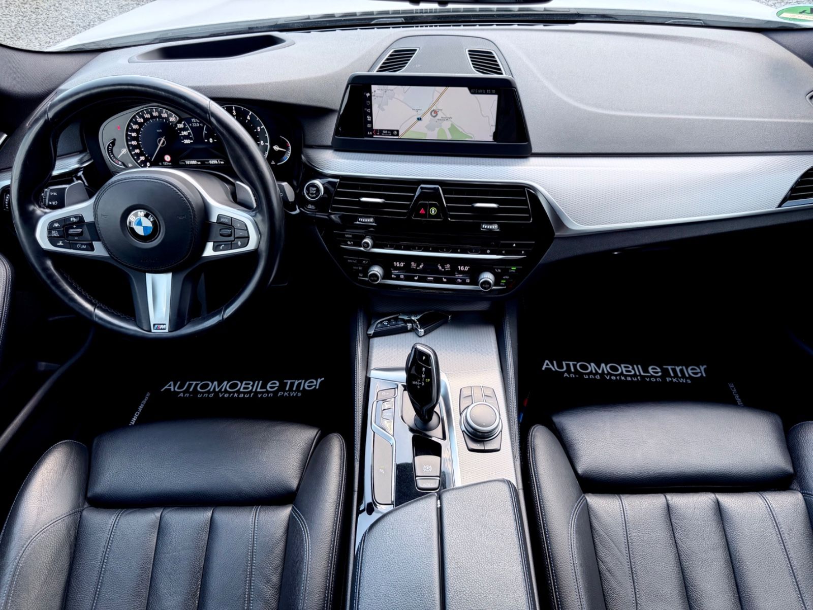 BMW 540i Touring xDrive M Sport Paket /LED/ACC/HUD/ - Bild 11 BMW 540i Touring xDrive M Sport Paket /LED/ACC/HUD/ in ALPINWEISS III als Kombi - Fahrzeugfoto 11