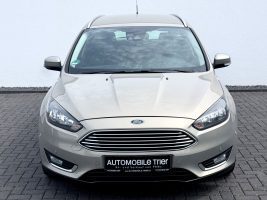 Ford Focus Turnier Titanium 1.5 /NAVI/PDC/GARANTIE/ in Silber als Kombi - Fahrzeugfoto 2