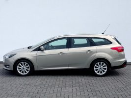 Ford Focus Turnier Titanium 1.5 /NAVI/PDC/GARANTIE/ in Silber als Kombi - Fahrzeugfoto 8