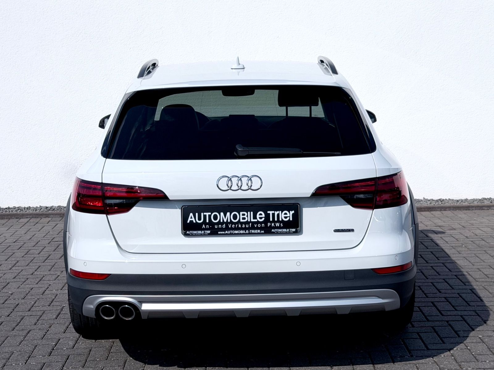 Audi A4 Allroad 2.0 TDI quattro/NAVI/LED/PDC/GARANTIE - Bild 6 Audi A4 Allroad 2.0 TDI quattro/NAVI/LED/PDC/GARANTIE in GLETSCHERWEISS als Kombi - Fahrzeugfoto 6