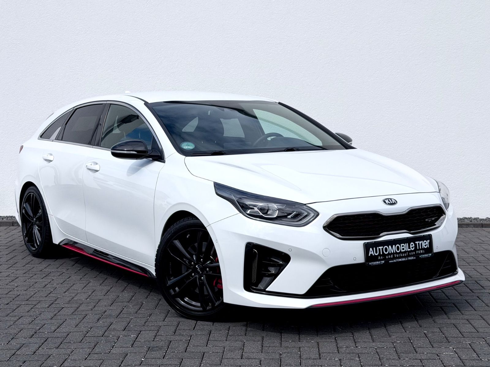 Kia ProCeed GT /NAVI/LED/CAM/CARPLAY/AHK/GARANTIE/ - Bild 3 Kia ProCeed GT /NAVI/LED/CAM/CARPLAY/AHK/GARANTIE/ in DELUXE WHITE als Kombi - Fahrzeugfoto 3