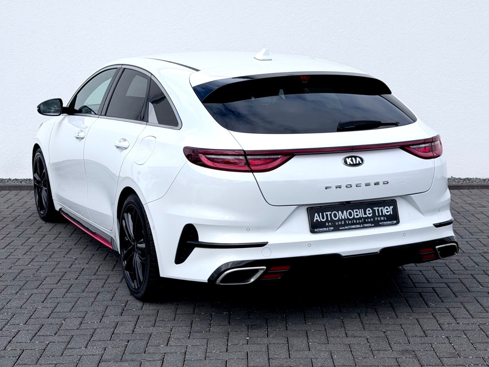 Kia ProCeed GT /NAVI/LED/CAM/CARPLAY/AHK/GARANTIE/ - Bild 7 Kia ProCeed GT /NAVI/LED/CAM/CARPLAY/AHK/GARANTIE/ in DELUXE WHITE als Kombi - Fahrzeugfoto 7