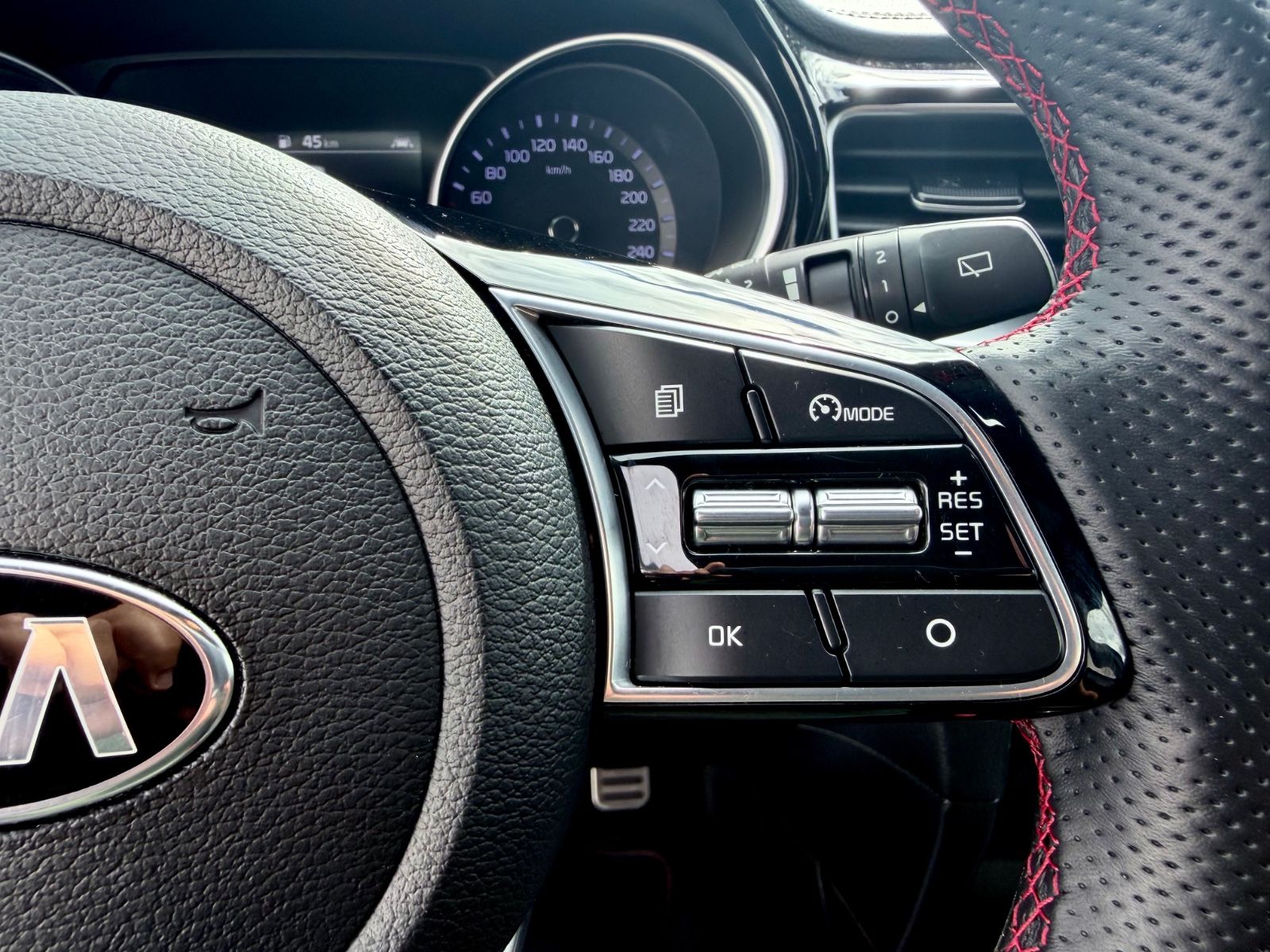 Kia ProCeed GT /NAVI/LED/CAM/CARPLAY/AHK/GARANTIE/ - Bild 16 Kia ProCeed GT /NAVI/LED/CAM/CARPLAY/AHK/GARANTIE/ in DELUXE WHITE als Kombi - Fahrzeugfoto 16