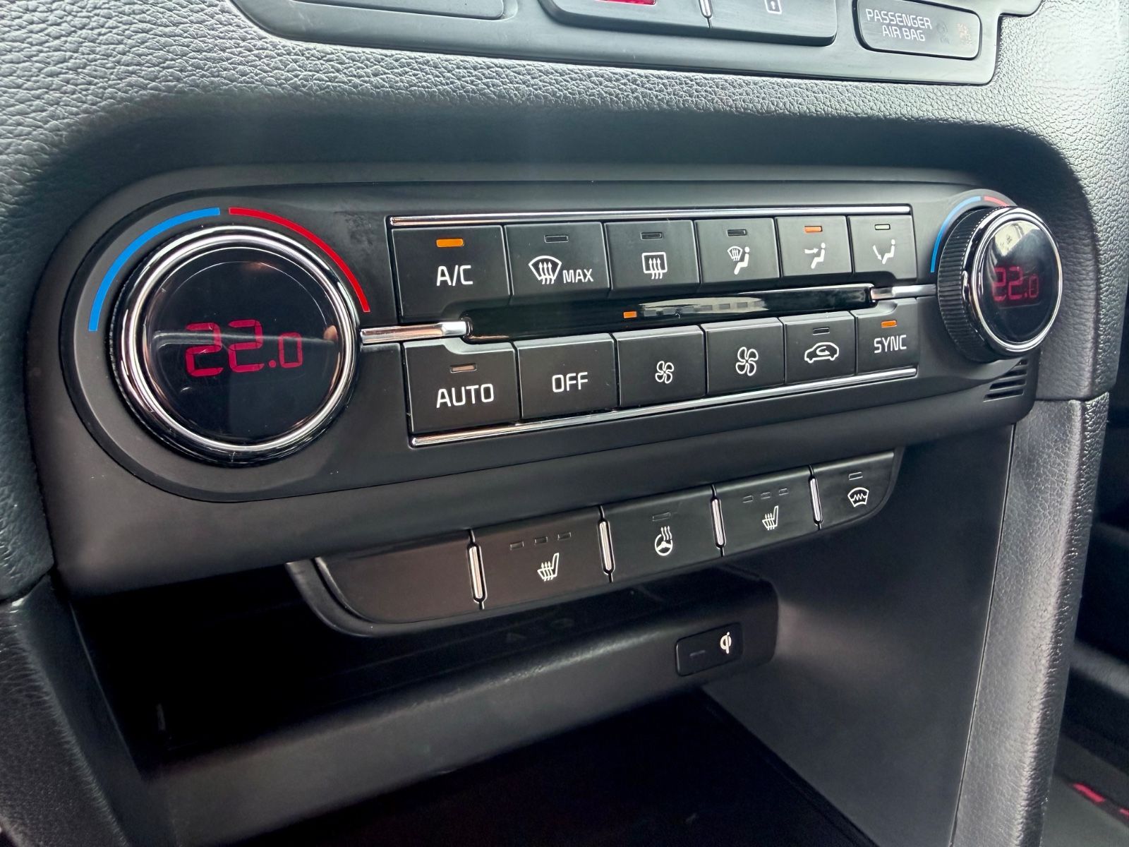 Kia ProCeed GT /NAVI/LED/CAM/CARPLAY/AHK/GARANTIE/ - Bild 20 Kia ProCeed GT /NAVI/LED/CAM/CARPLAY/AHK/GARANTIE/ in DELUXE WHITE als Kombi - Fahrzeugfoto 20