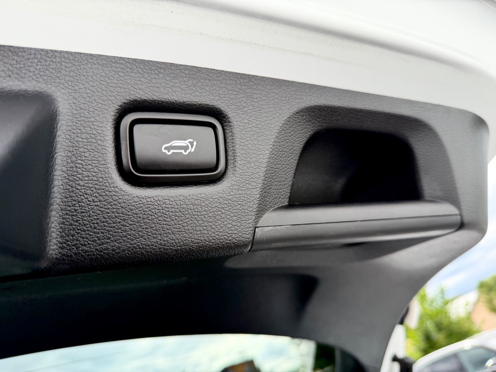 Kia ProCeed GT /NAVI/LED/CAM/CARPLAY/AHK/GARANTIE/ - Bild 21 Kia ProCeed GT /NAVI/LED/CAM/CARPLAY/AHK/GARANTIE/ in DELUXE WHITE als Kombi - Fahrzeugfoto 21