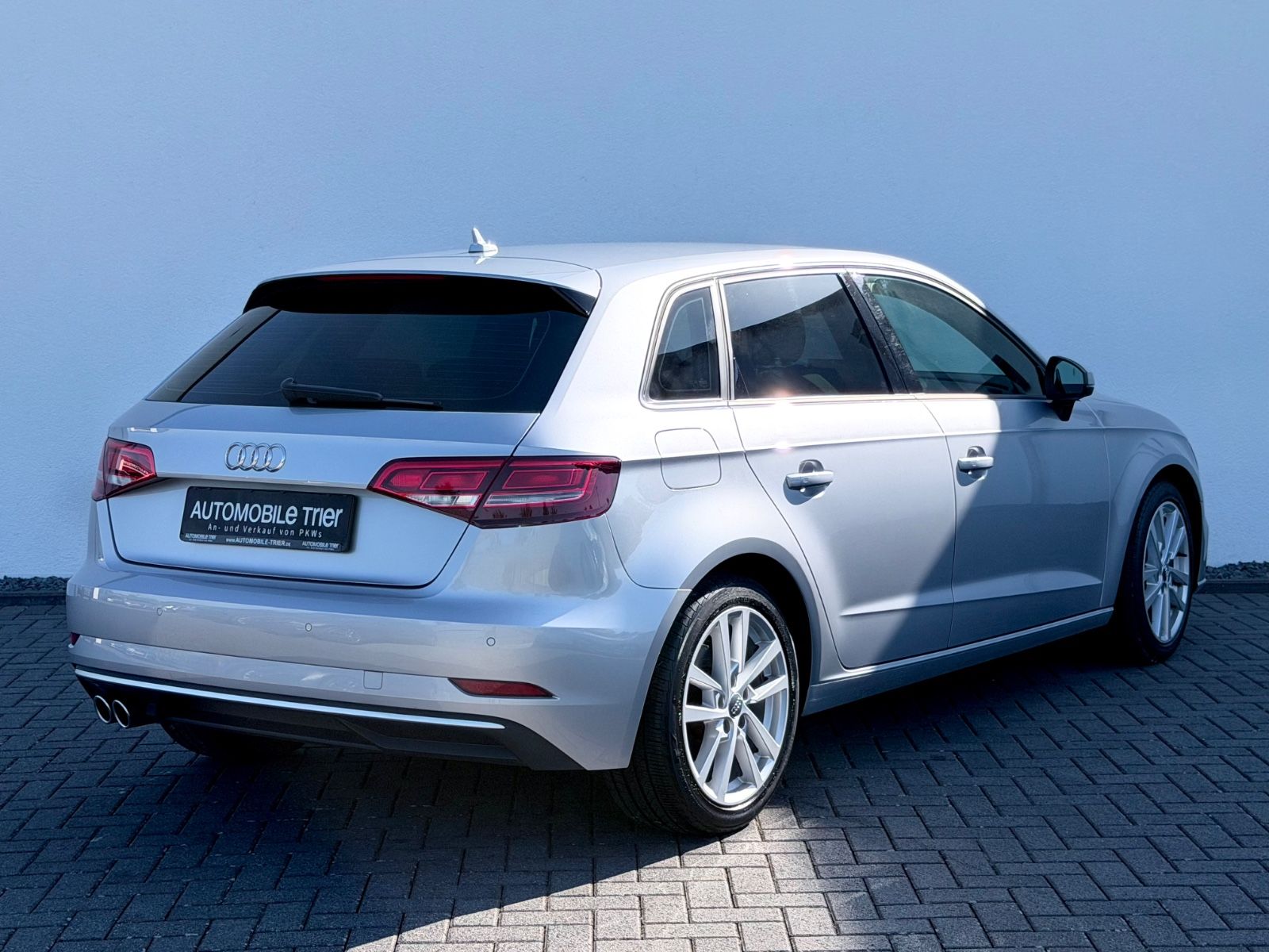 Audi A3 Sportback sport 35 TFSI /NAVI/LED/PDC/GARANT - Bild 5 Audi A3 Sportback sport 35 TFSI /NAVI/LED/PDC/GARANT in Florettsilber Metallic als Limousine - Fahrzeugfoto 5