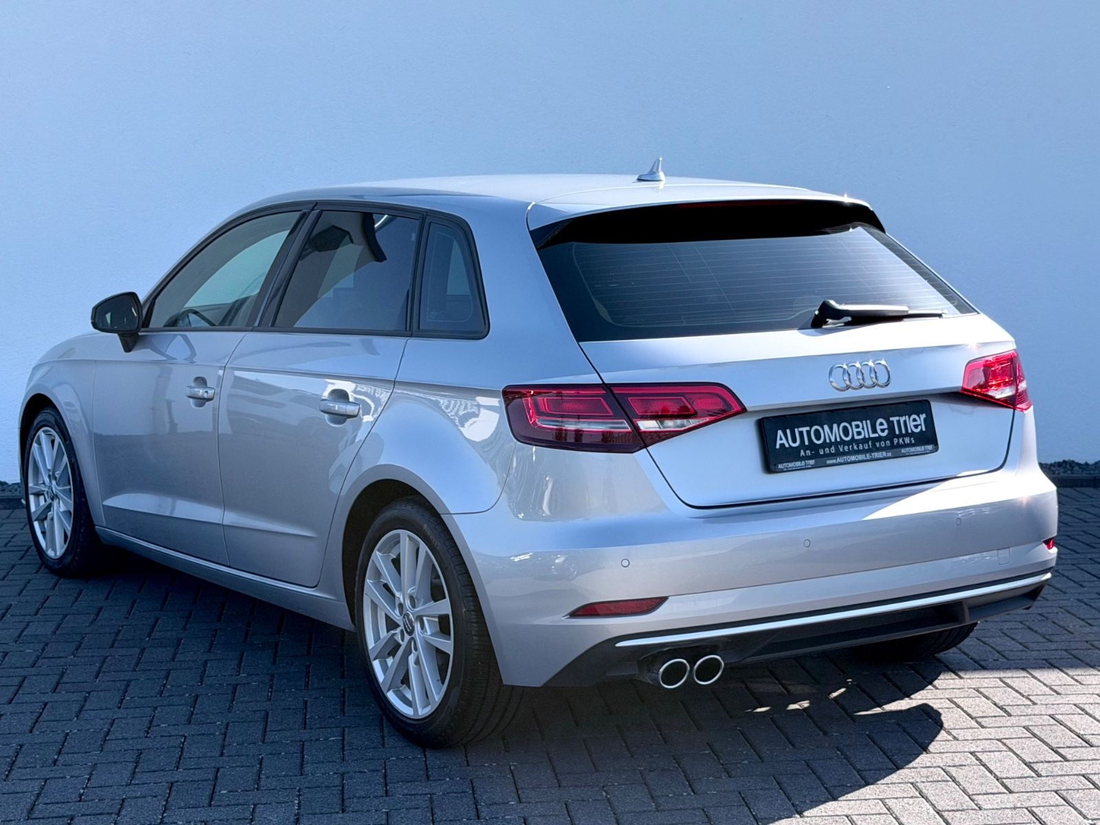 Audi A3 Sportback sport 35 TFSI /NAVI/LED/PDC/GARANT - Bild 7 Audi A3 Sportback sport 35 TFSI /NAVI/LED/PDC/GARANT in Florettsilber Metallic als Limousine - Fahrzeugfoto 7