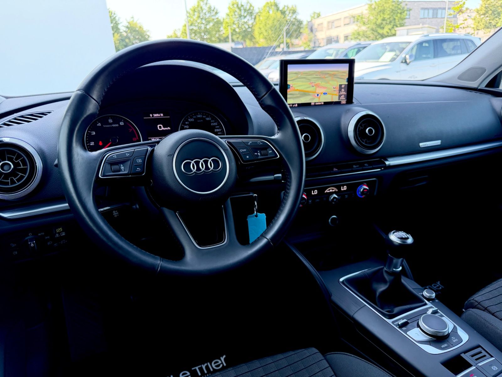 Audi A3 Sportback sport 35 TFSI /NAVI/LED/PDC/GARANT - Bild 10 Audi A3 Sportback sport 35 TFSI /NAVI/LED/PDC/GARANT in Florettsilber Metallic als Limousine - Fahrzeugfoto 10