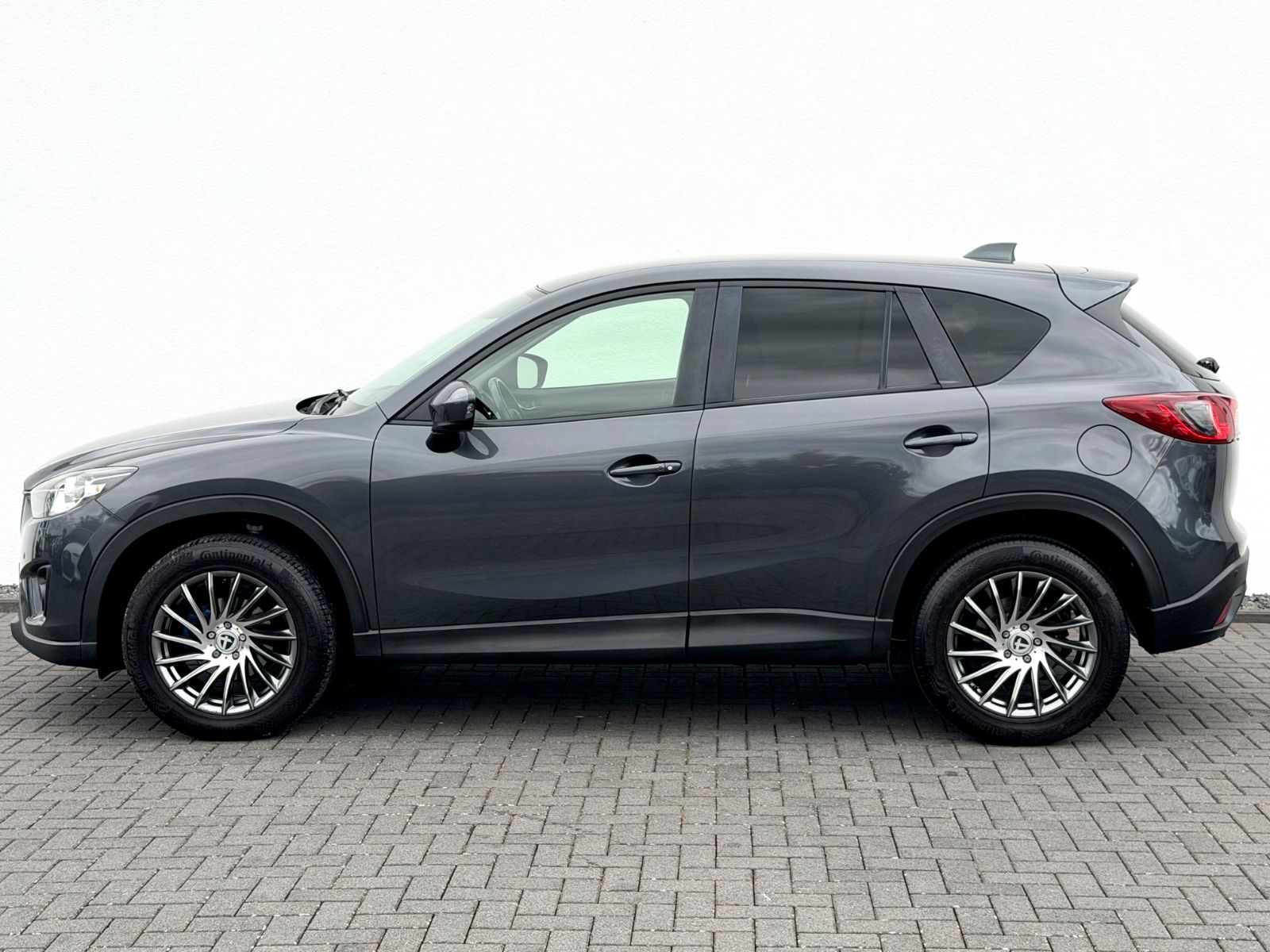 Mazda CX-5 Sendo 2.0 /KLIMA/NAVI/KAMERA/GARANTIE/ - Bild 8 Mazda CX-5 Sendo 2.0 /KLIMA/NAVI/KAMERA/GARANTIE/ in METEOR GREY als SUV/Geländewagen/Pickup - Fahrzeugfoto 8