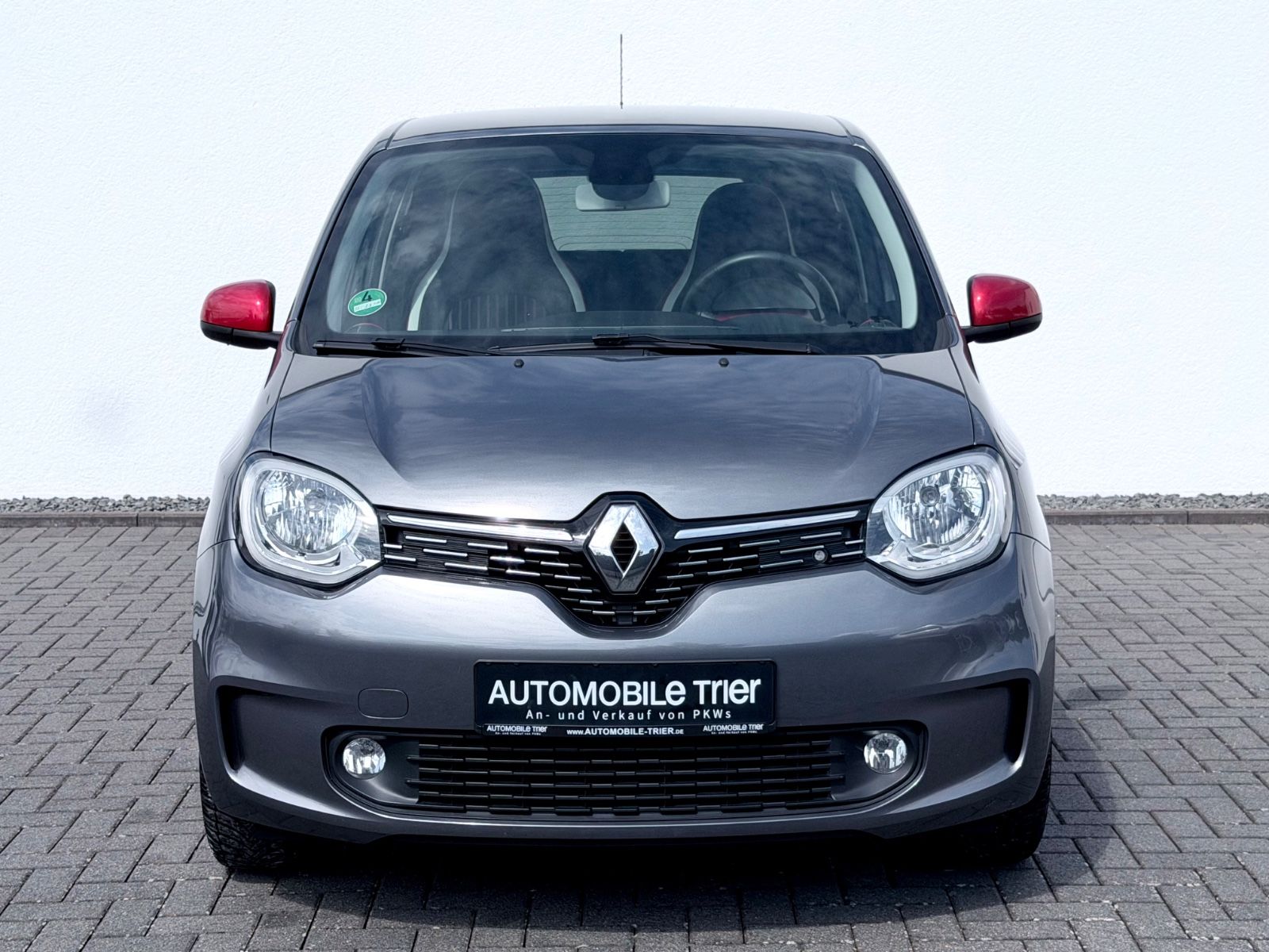 Renault Twingo Le Coq Sportif /SERVICE/TÜV/GARANTIE/ - Bild 2 Renault Twingo Le Coq Sportif /SERVICE/TÜV/GARANTIE/ in LUNAR GREY als Kleinwagen - Fahrzeugfoto 2