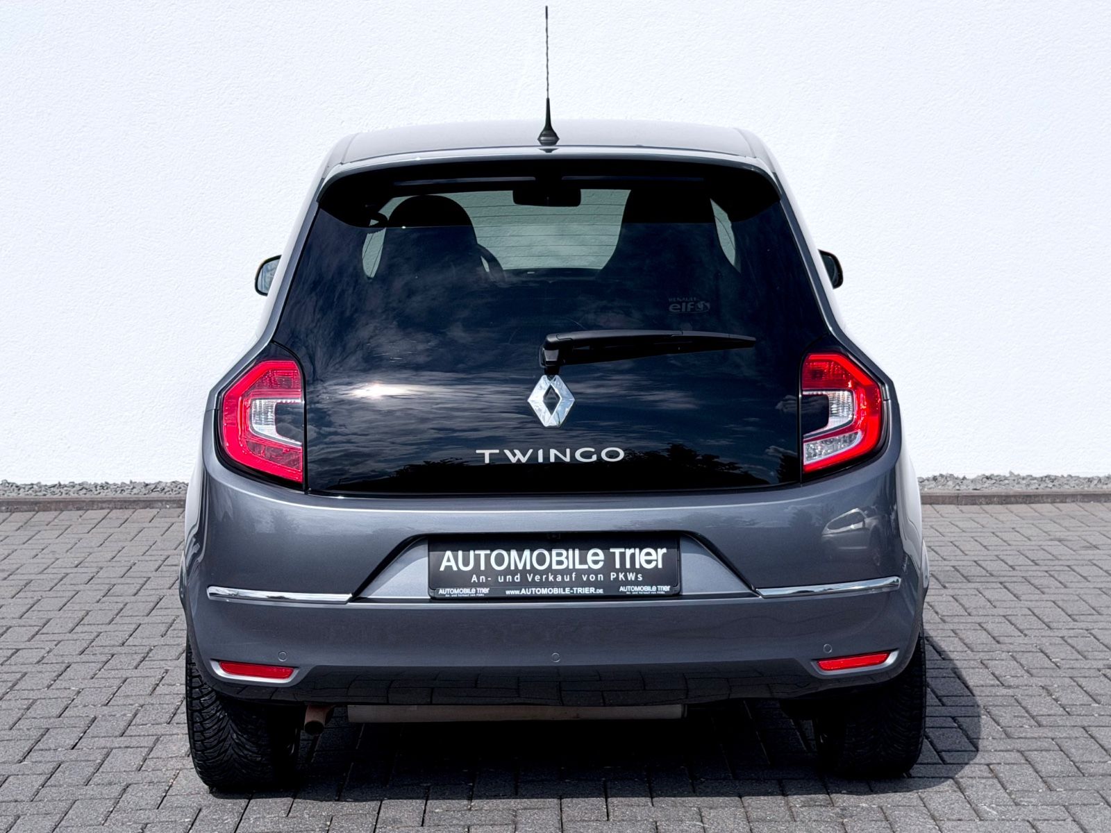 Renault Twingo Le Coq Sportif /SERVICE/TÜV/GARANTIE/ - Bild 6 Renault Twingo Le Coq Sportif /SERVICE/TÜV/GARANTIE/ in LUNAR GREY als Kleinwagen - Fahrzeugfoto 6