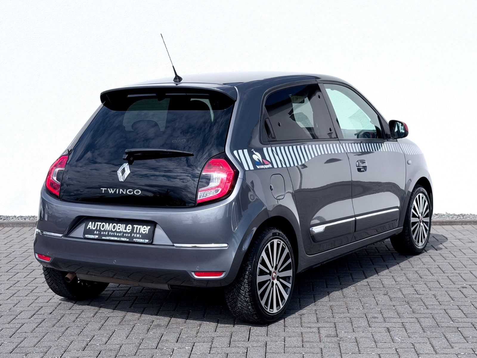 Renault Twingo Le Coq Sportif /SERVICE/TÜV/GARANTIE/ - Bild 7 Renault Twingo Le Coq Sportif /SERVICE/TÜV/GARANTIE/ in LUNAR GREY als Kleinwagen - Fahrzeugfoto 7