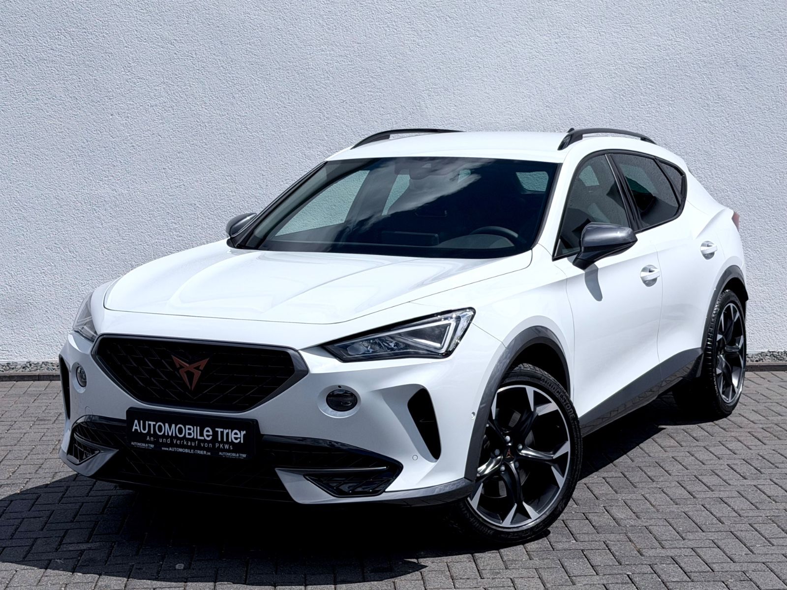 Cupra Formentor VZ 2.0 TSI DSG 4Drive /LED/ACC/CAM/ in Weiß als SUV/Geländewagen/Pickup - Fahrzeugfoto 1