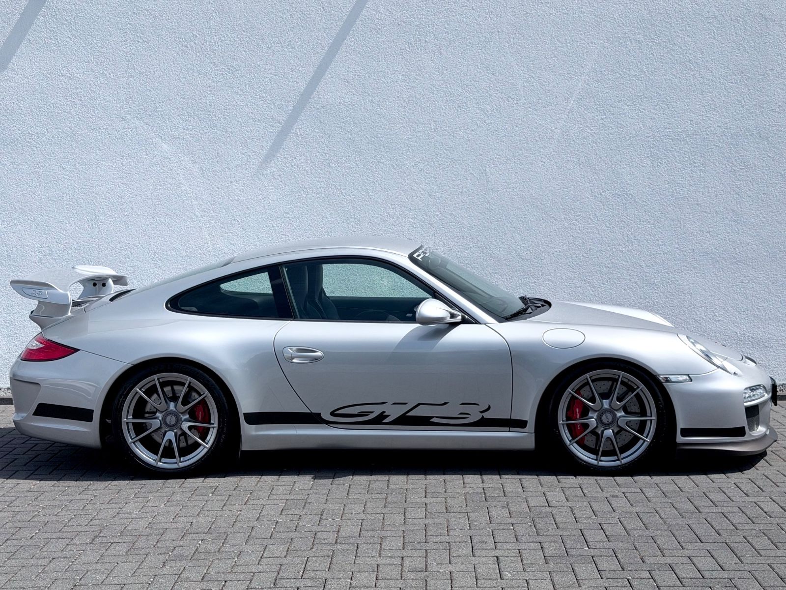 Porsche 911 GT3 3.8 /SCHALTER/KLIMA/TOP ZUSTAND/ - Bild 4 Porsche 911 GT3 3.8 /SCHALTER/KLIMA/TOP ZUSTAND/ in Silber als Sportwagen/Coupé - Fahrzeugfoto 4