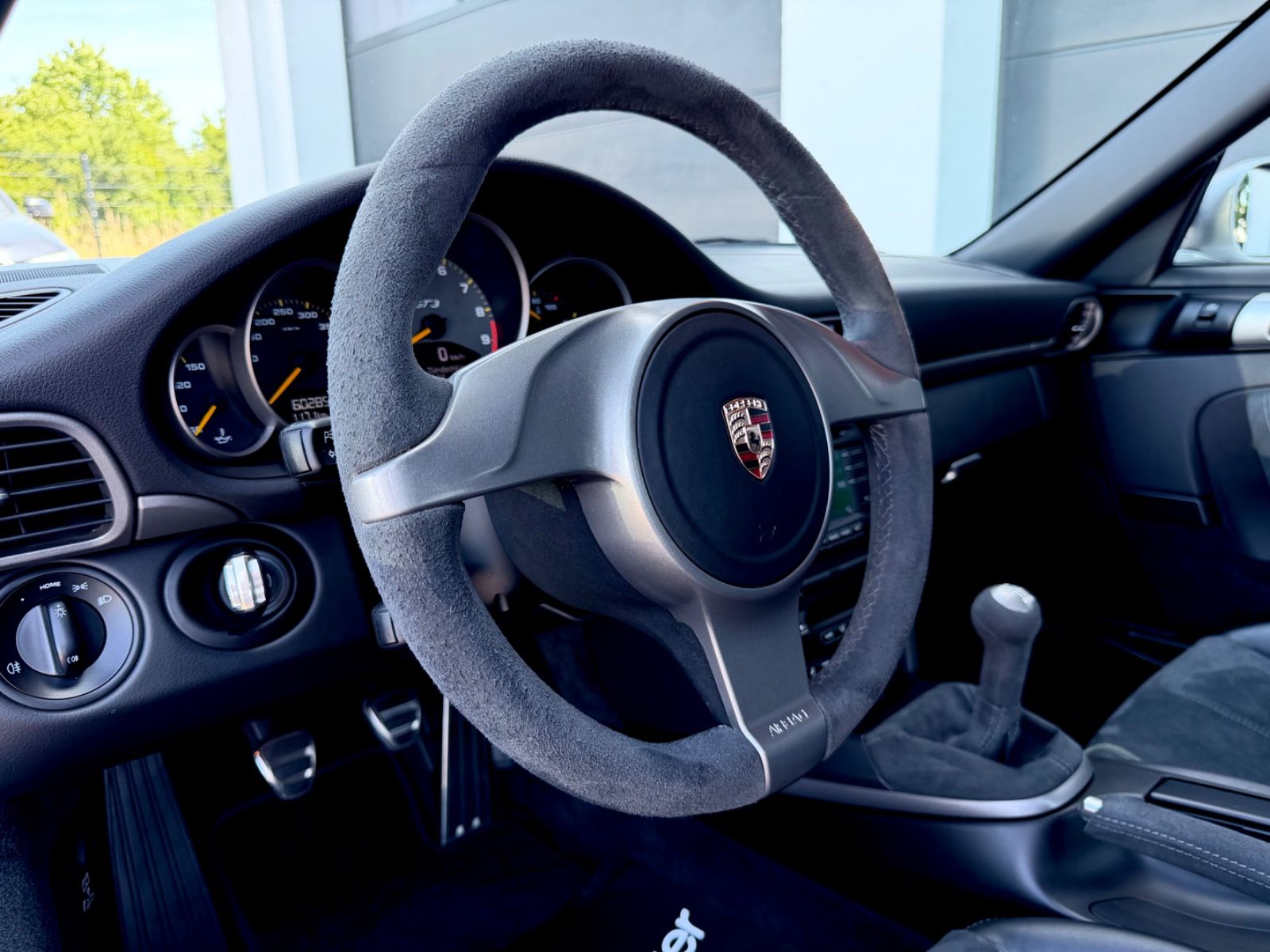 Porsche 911 GT3 3.8 /SCHALTER/KLIMA/TOP ZUSTAND/ - Bild 10 Porsche 911 GT3 3.8 /SCHALTER/KLIMA/TOP ZUSTAND/ in Silber als Sportwagen/Coupé - Fahrzeugfoto 10