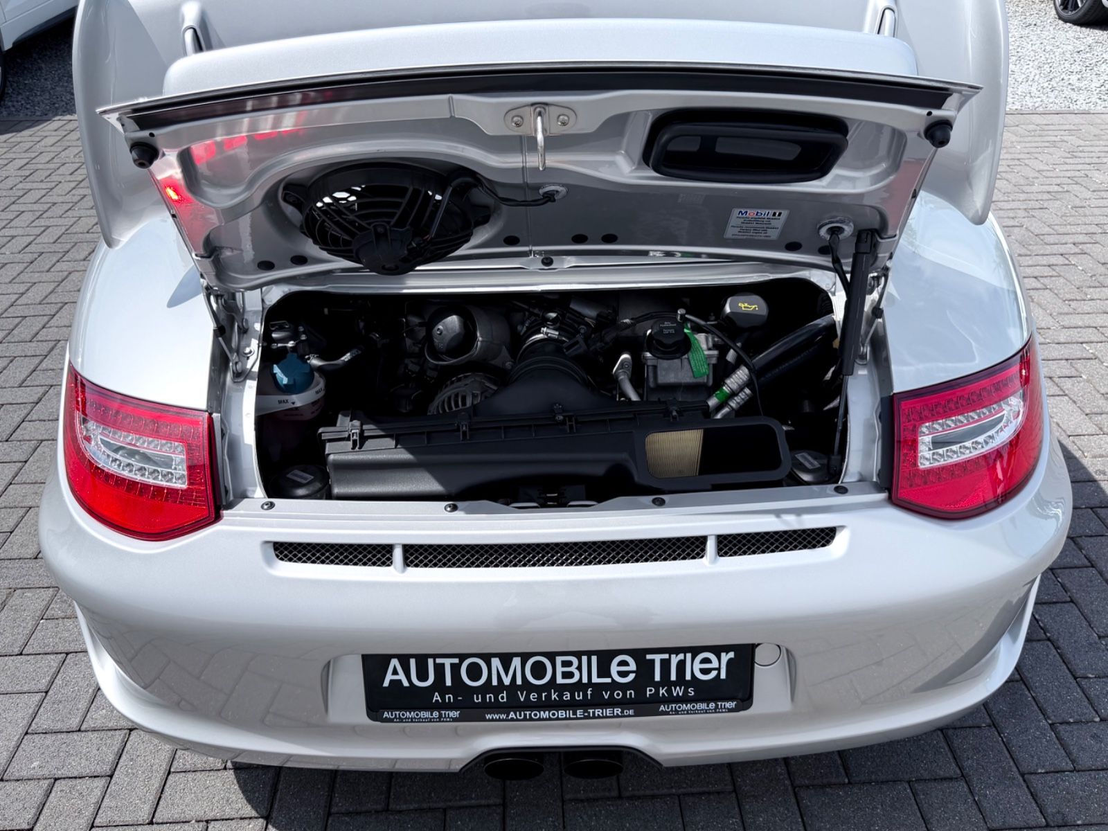 Porsche 911 GT3 3.8 /SCHALTER/KLIMA/TOP ZUSTAND/ - Bild 14 Porsche 911 GT3 3.8 /SCHALTER/KLIMA/TOP ZUSTAND/ in Silber als Sportwagen/Coupé - Fahrzeugfoto 14
