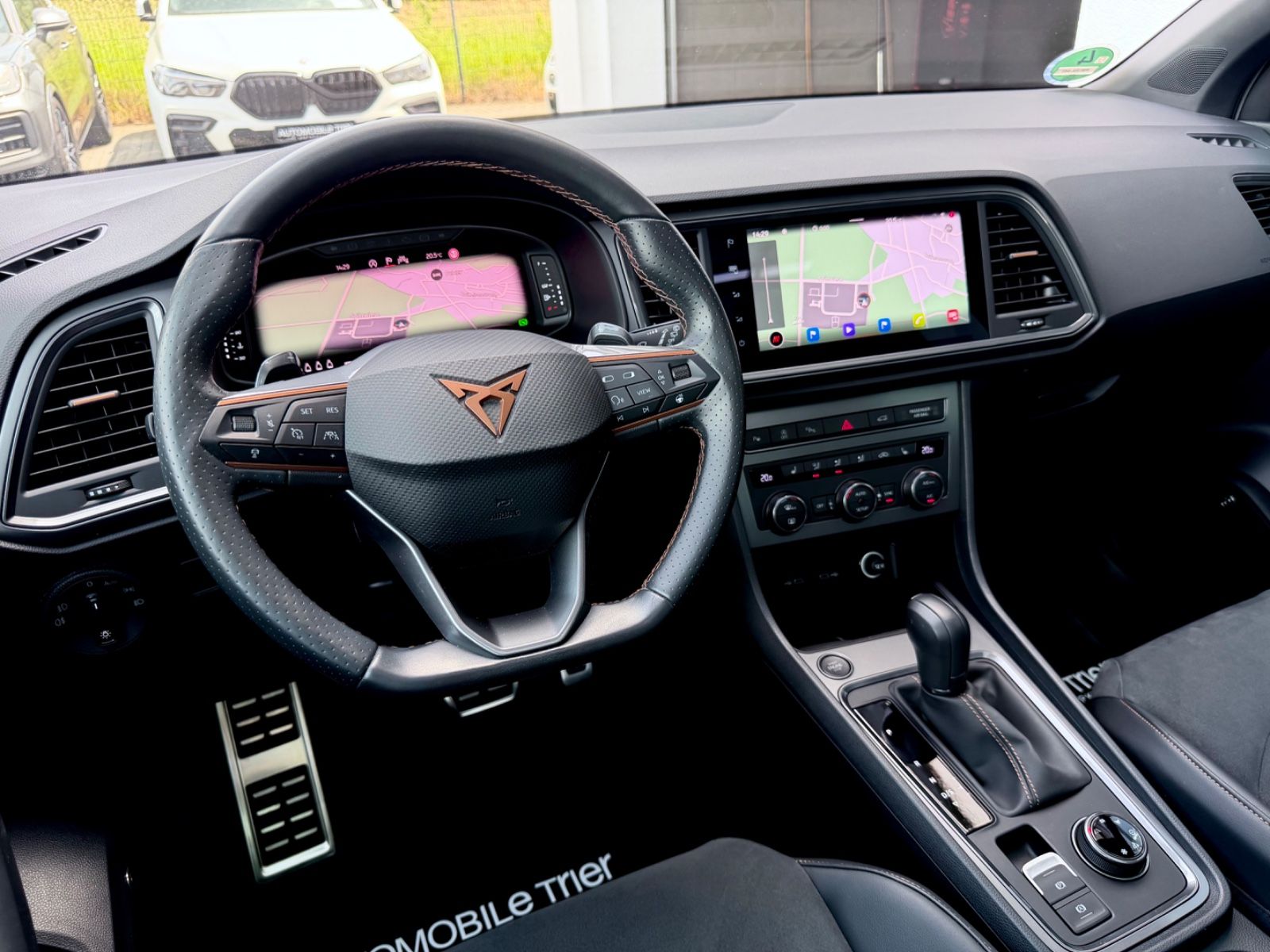 Cupra Ateca VZ 2.0 TSI DSG 4Drive /NAVI/LED/360°CAM/ - Bild 13 Cupra Ateca VZ 2.0 TSI DSG 4Drive /NAVI/LED/360°CAM/ in "Bila" Weiss als SUV/Geländewagen/Pickup - Fahrzeugfoto 13