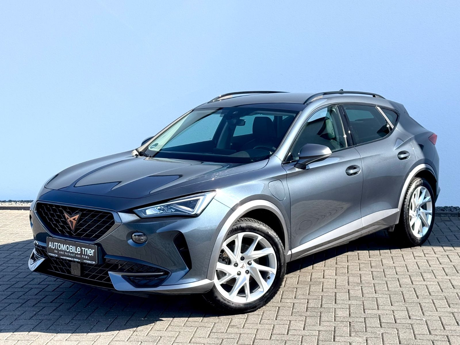 Cupra Formentor 1.4 e-Hybrid /NAVI/LED/ACC/1.HAND/ in Grau als SUV/Geländewagen/Pickup - Fahrzeugfoto 1