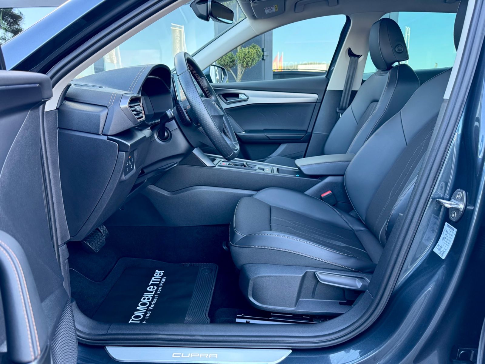 Cupra Formentor 1.4 e-Hybrid /NAVI/LED/ACC/1.HAND/ - Bild 9 Cupra Formentor 1.4 e-Hybrid /NAVI/LED/ACC/1.HAND/ in Grau als SUV/Geländewagen/Pickup - Fahrzeugfoto 9