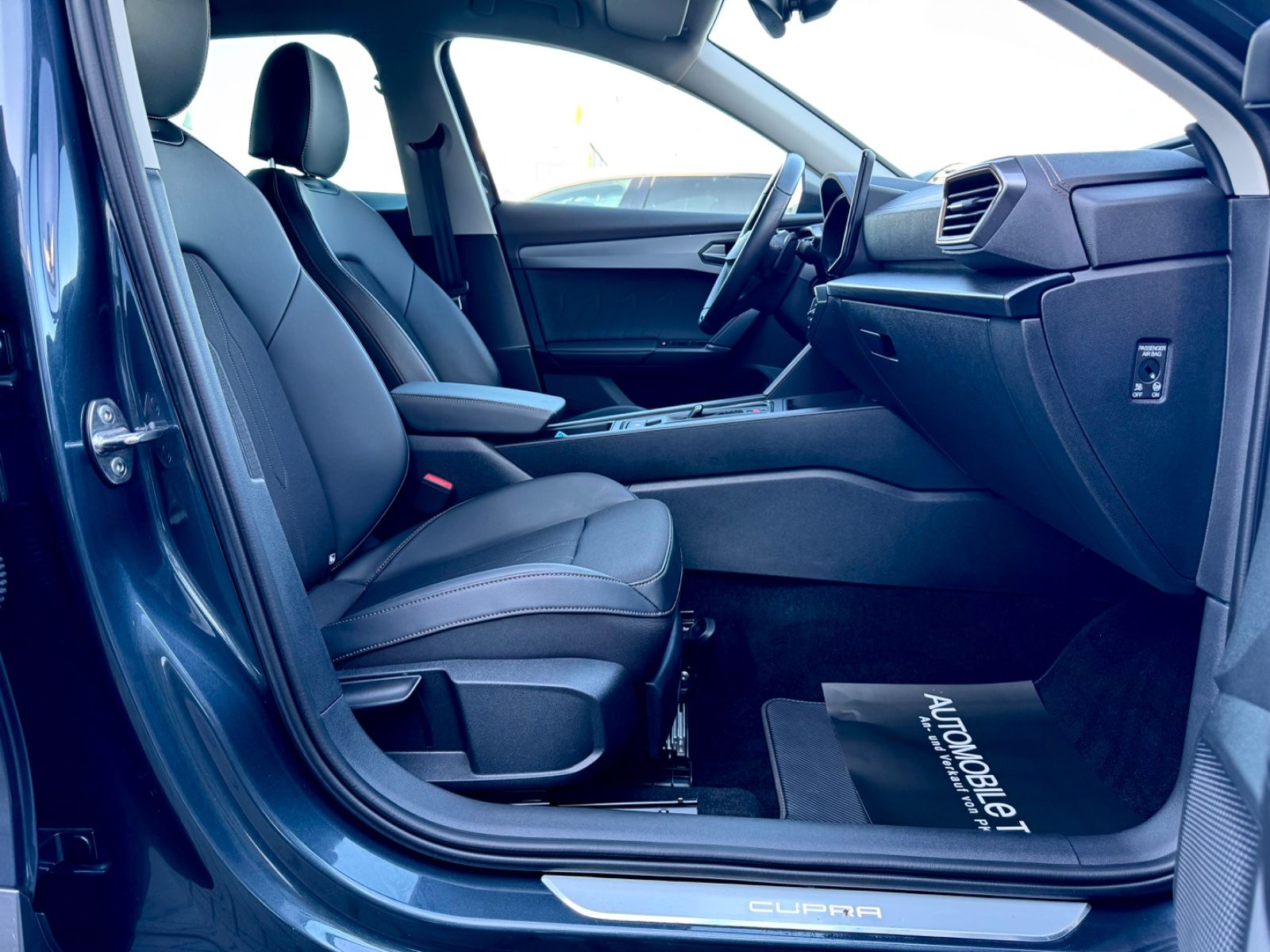 Cupra Formentor 1.4 e-Hybrid /NAVI/LED/ACC/1.HAND/ - Bild 13 Cupra Formentor 1.4 e-Hybrid /NAVI/LED/ACC/1.HAND/ in Grau als SUV/Geländewagen/Pickup - Fahrzeugfoto 13