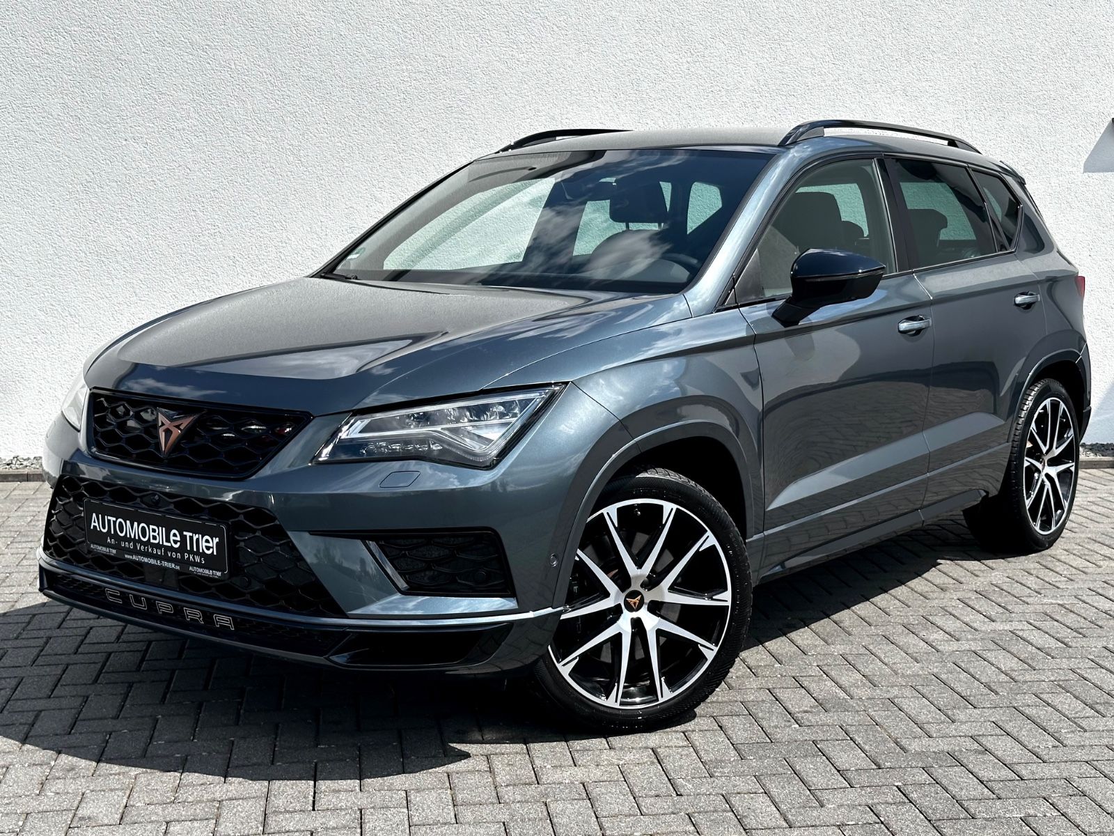 Cupra Ateca VZ 2.0 TSI DSG 4Drive /NAVI/LED/ACC/360CAM in Grau als SUV/Geländewagen/Pickup - Fahrzeugfoto 1