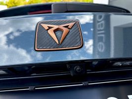 Cupra Ateca VZ 2.0 TSI DSG 4Drive /NAVI/LED/ACC/360CAM in Grau als SUV/Geländewagen/Pickup - Fahrzeugfoto 25