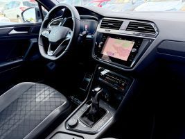 Volkswagen Tiguan R-Line 2.0 TDI DSG 4M /IQ LIGHT/20''/AHK/ in Grau als SUV/Geländewagen/Pickup - Fahrzeugfoto 12