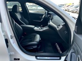 BMW 320i Touring M Sport Paket *Navi*LED*Garantie* in Weiß als Kombi - Fahrzeugfoto 11