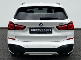 BMW X1 xDrive 20i M Sport Paket/LED/HUD/CAM/GARANTIE in Weiß als SUV/Geländewagen/Pickup - Fahrzeugfoto 6