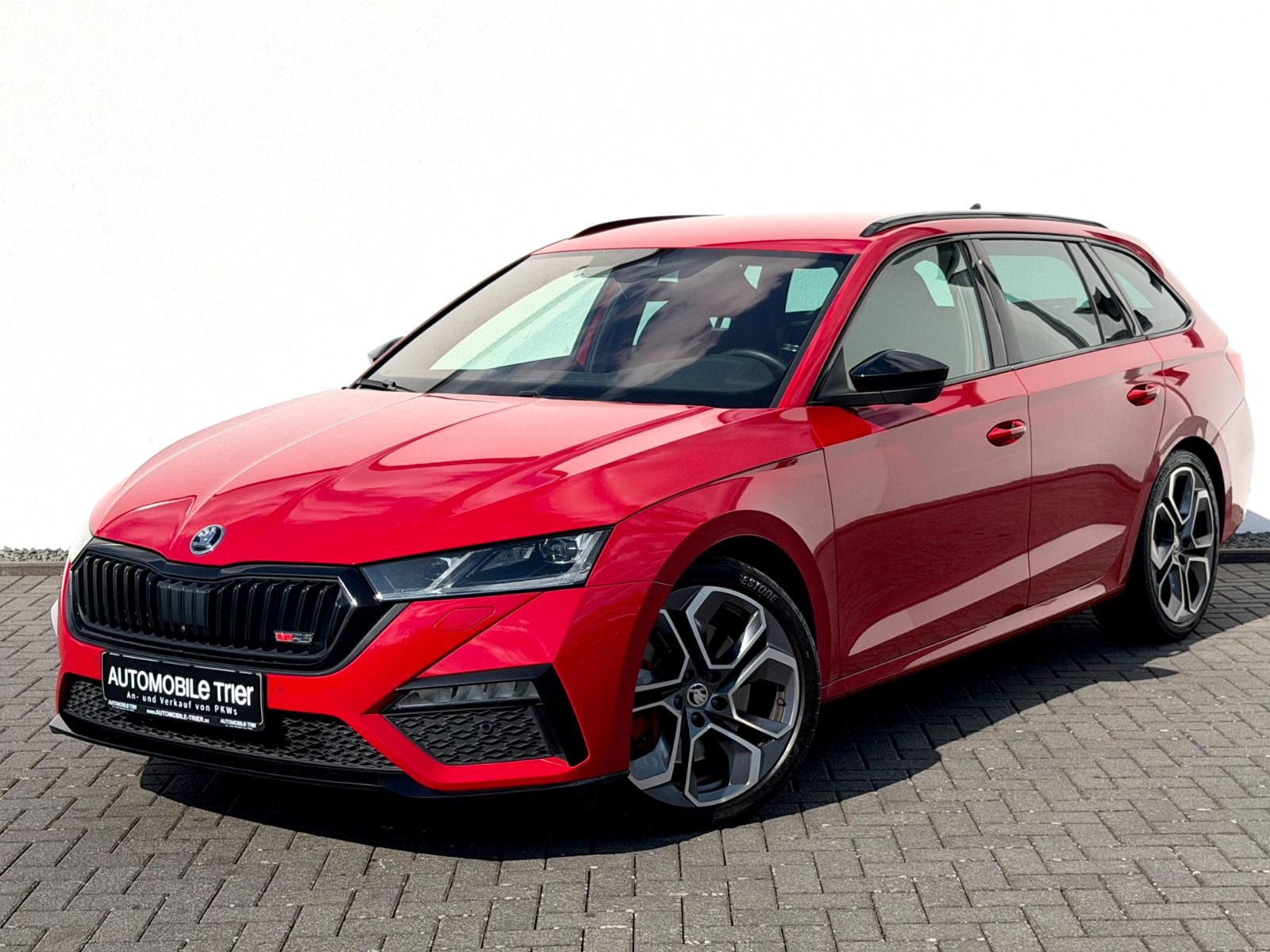Skoda Octavia Combi RS 2.0 TSI /LED/ACC/360°CAM/AHK/ in Rot als Kombi - Fahrzeugfoto 1