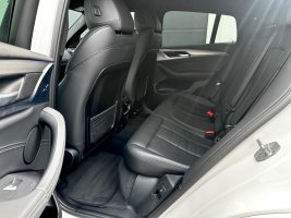 BMW X4 30d xDrive M Sport Paket in Weiß als SUV/Geländewagen/Pickup - Fahrzeugfoto 13