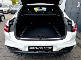 BMW X4 30d xDrive M Sport Paket in Weiß als SUV/Geländewagen/Pickup - Fahrzeugfoto 18
