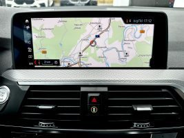 BMW X4 30d xDrive M Sport Paket in Weiß als SUV/Geländewagen/Pickup - Fahrzeugfoto 23