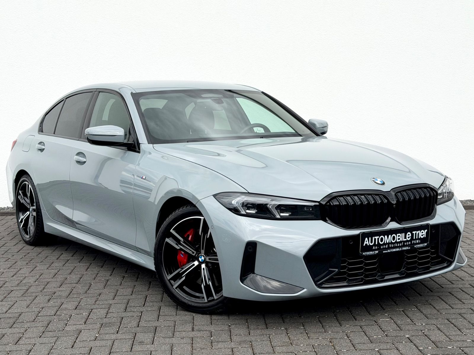 BMW 320i M Sport Paket /LED/ACC/HUD/360°CAM/GARANTIE - Bild 3 BMW 320i M Sport Paket /LED/ACC/HUD/360°CAM/GARANTIE in BROOKLYN GRAU als Limousine - Fahrzeugfoto 3