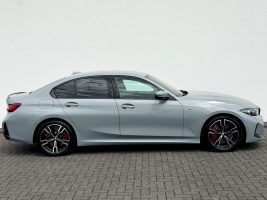 BMW 320i M Sport Paket /LED/ACC/HUD/360°CAM/GARANTIE in Grau als Limousine - Fahrzeugfoto 4