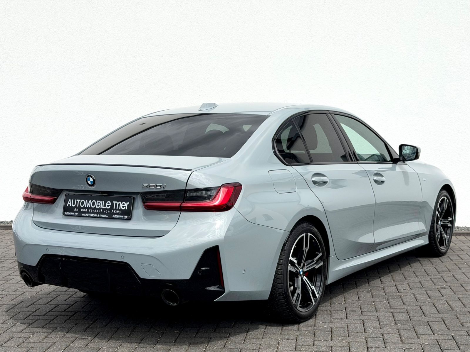 BMW 320i M Sport Paket /LED/ACC/HUD/360°CAM/GARANTIE - Bild 5 BMW 320i M Sport Paket /LED/ACC/HUD/360°CAM/GARANTIE in BROOKLYN GRAU als Limousine - Fahrzeugfoto 5