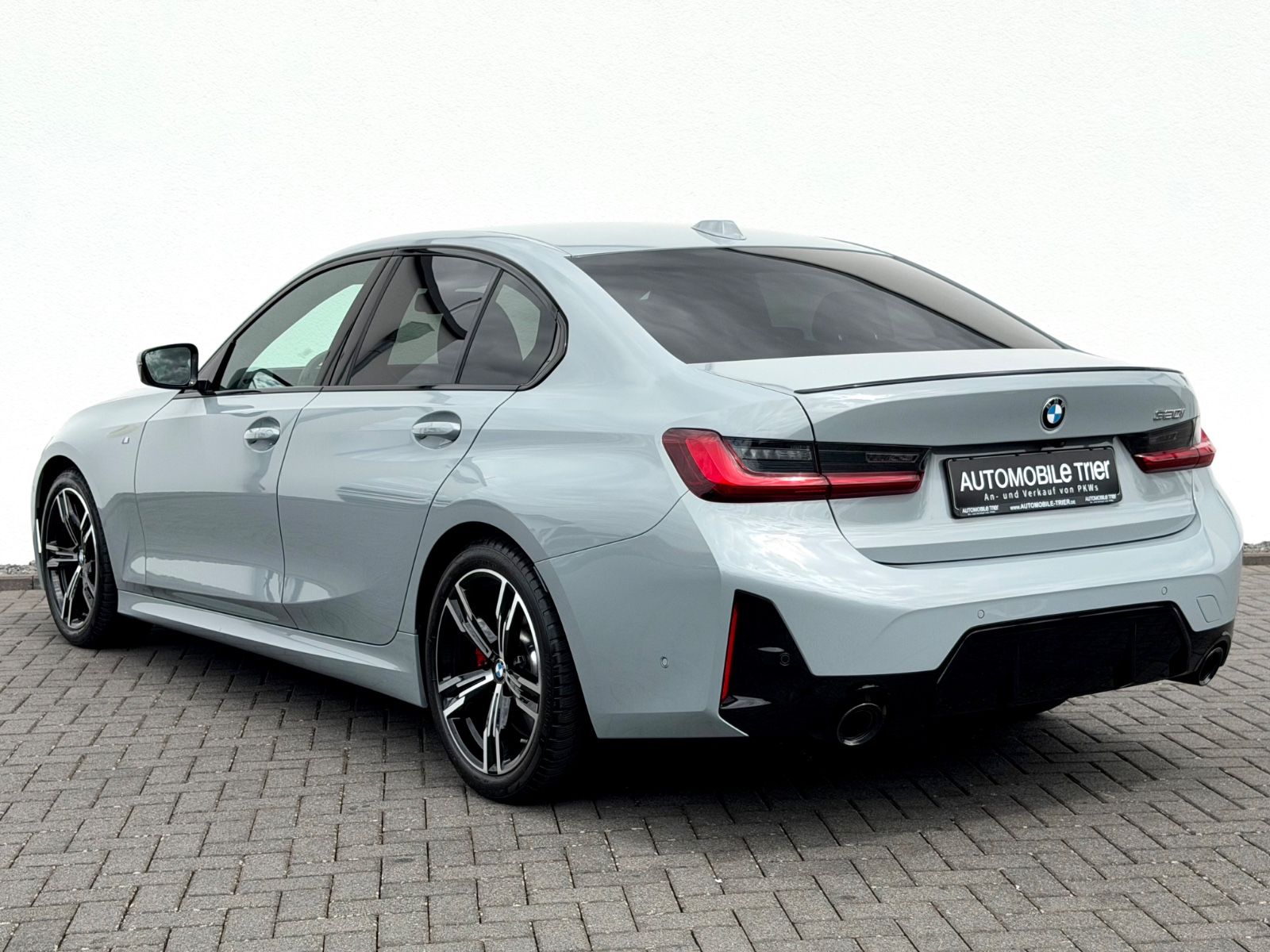 BMW 320i M Sport Paket /LED/ACC/HUD/360°CAM/GARANTIE - Bild 7 BMW 320i M Sport Paket /LED/ACC/HUD/360°CAM/GARANTIE in BROOKLYN GRAU als Limousine - Fahrzeugfoto 7