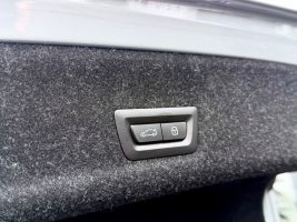 BMW 320i M Sport Paket /LED/ACC/HUD/360°CAM/GARANTIE in Grau als Limousine - Fahrzeugfoto 22