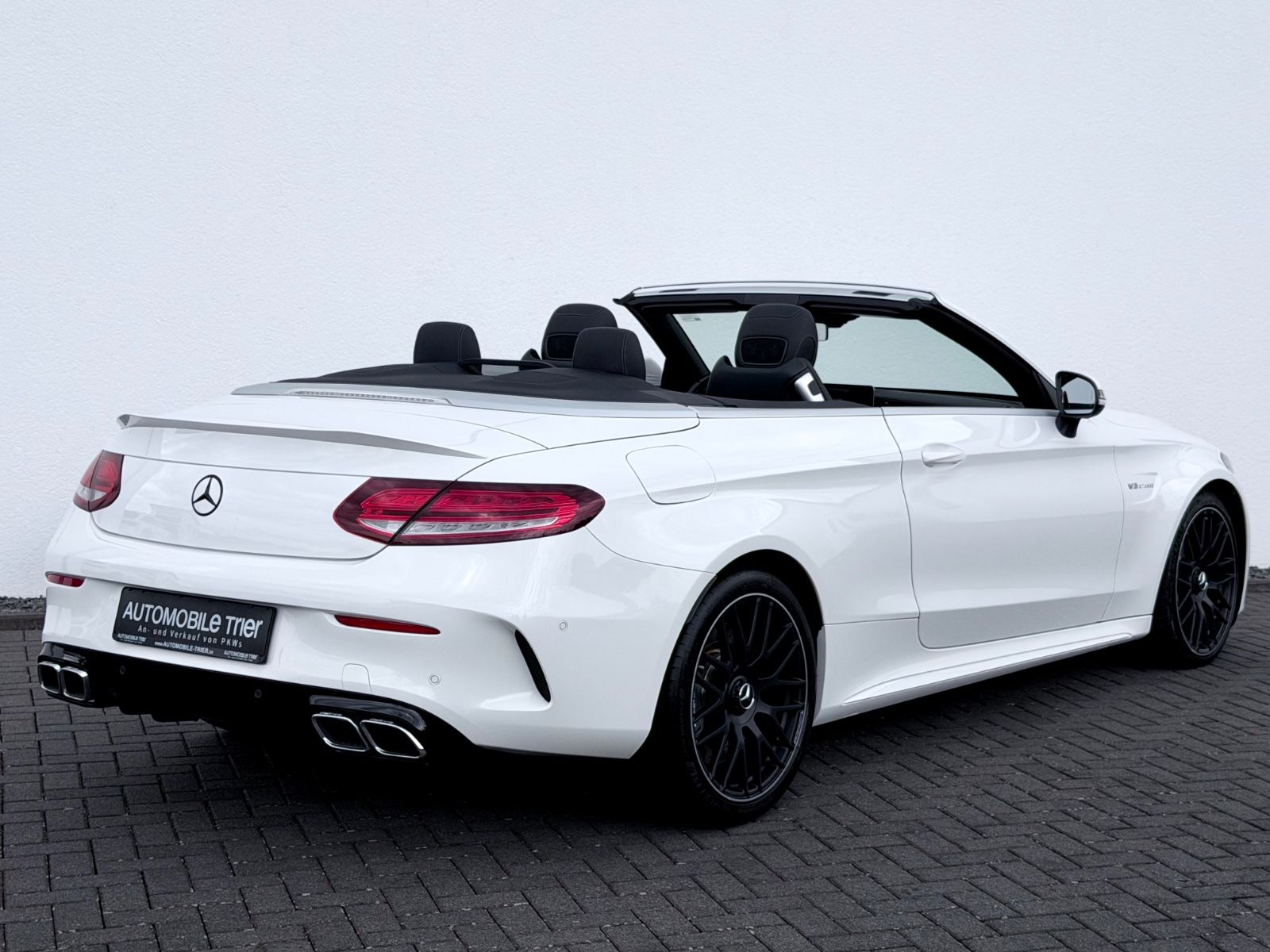Mercedes-Benz C 63 AMG Cabrio /LED/ACC/HUD/BURM/CAM/GARANTIE/ - Bild 5 Mercedes-Benz C 63 AMG Cabrio /LED/ACC/HUD/BURM/CAM/GARANTIE/ in POLARWEISS als Cabrio/Roadster - Fahrzeugfoto 5