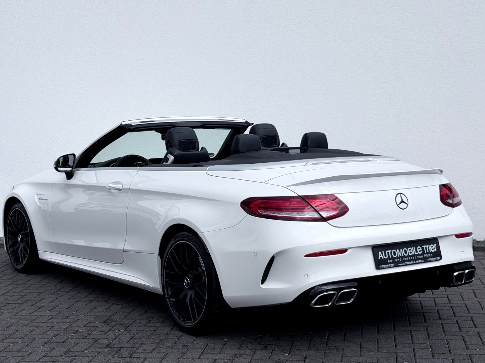 Mercedes-Benz C 63 AMG Cabrio /LED/ACC/HUD/BURM/CAM/GARANTIE/ - Bild 7 Mercedes-Benz C 63 AMG Cabrio /LED/ACC/HUD/BURM/CAM/GARANTIE/ in POLARWEISS als Cabrio/Roadster - Fahrzeugfoto 7