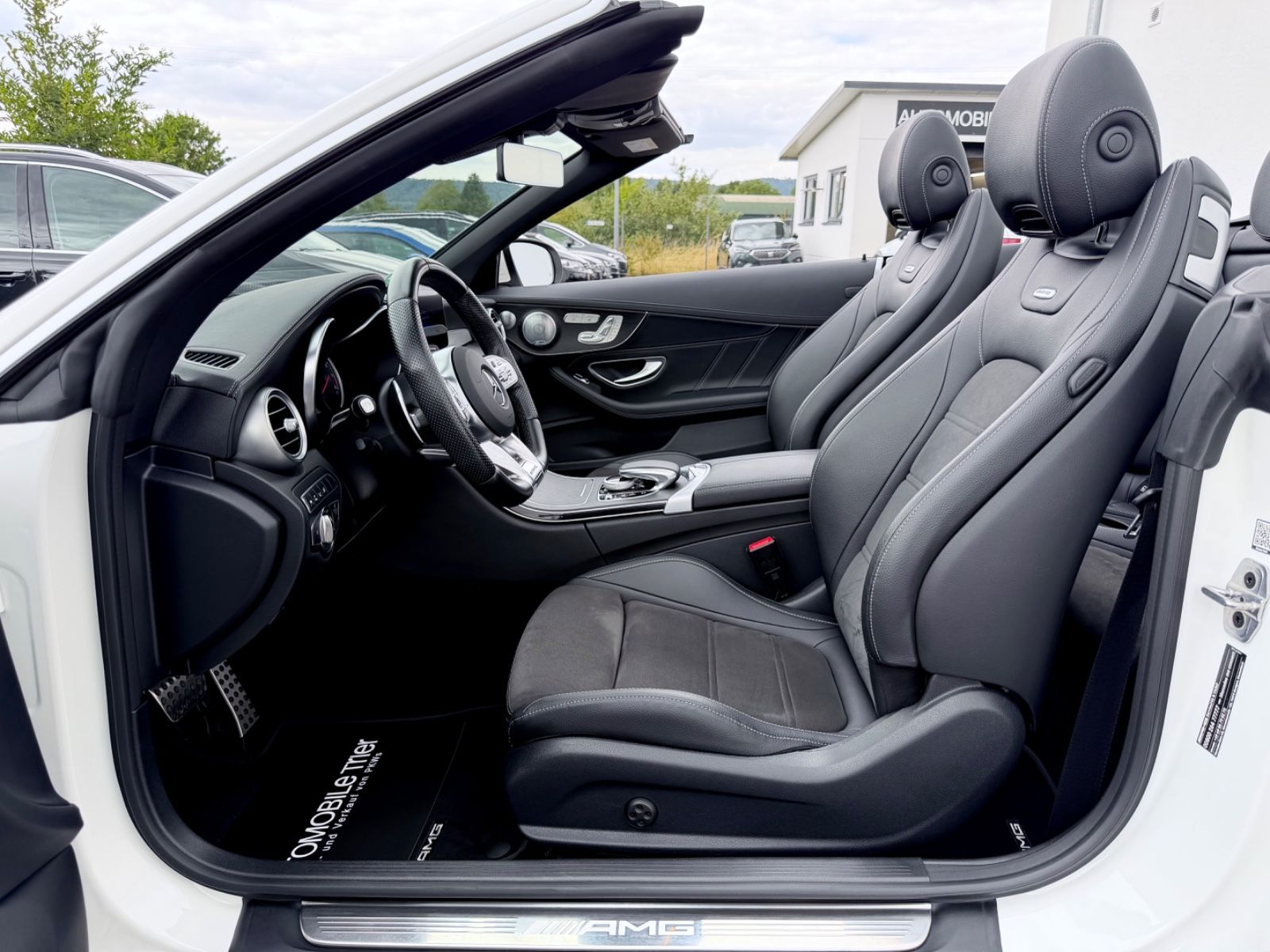 Mercedes-Benz C 63 AMG Cabrio /LED/ACC/HUD/BURM/CAM/GARANTIE/ - Bild 9 Mercedes-Benz C 63 AMG Cabrio /LED/ACC/HUD/BURM/CAM/GARANTIE/ in POLARWEISS als Cabrio/Roadster - Fahrzeugfoto 9