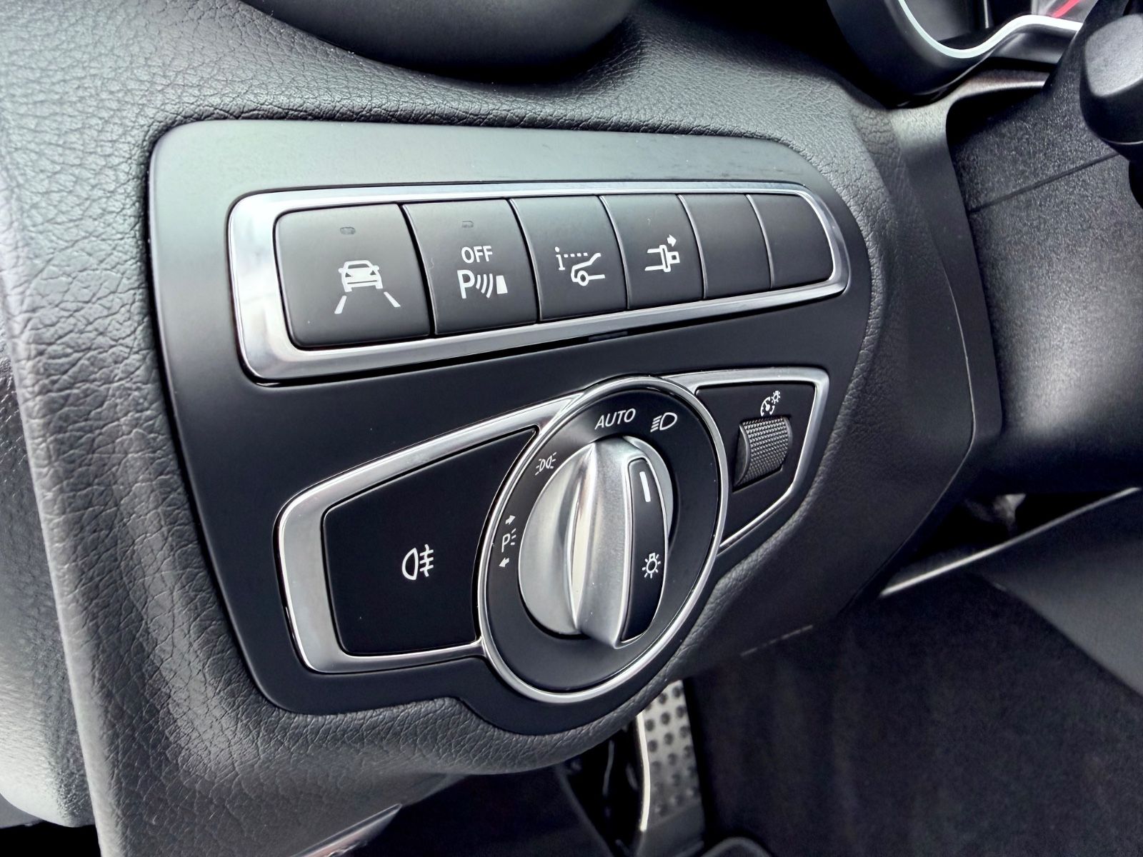 Mercedes-Benz C 63 AMG Cabrio /LED/ACC/HUD/BURM/CAM/GARANTIE/ - Bild 15 Mercedes-Benz C 63 AMG Cabrio /LED/ACC/HUD/BURM/CAM/GARANTIE/ in POLARWEISS als Cabrio/Roadster - Fahrzeugfoto 15
