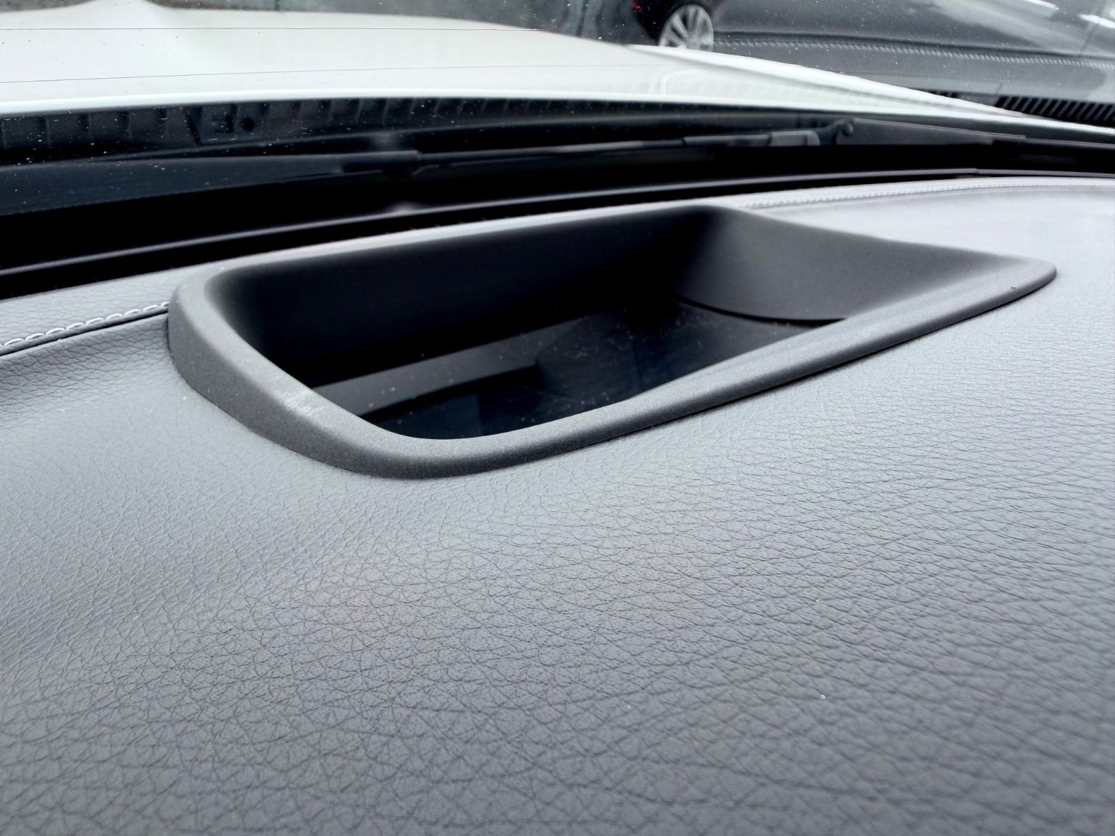 Mercedes-Benz C 63 AMG Cabrio /LED/ACC/HUD/BURM/CAM/GARANTIE/ - Bild 16 Mercedes-Benz C 63 AMG Cabrio /LED/ACC/HUD/BURM/CAM/GARANTIE/ in POLARWEISS als Cabrio/Roadster - Fahrzeugfoto 16